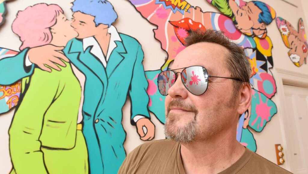 Bendigo artist Chris Duffy unveils street-style pop art exhibition in historic Dudley House | Bendigo Advertiser | Bendigo, VIC