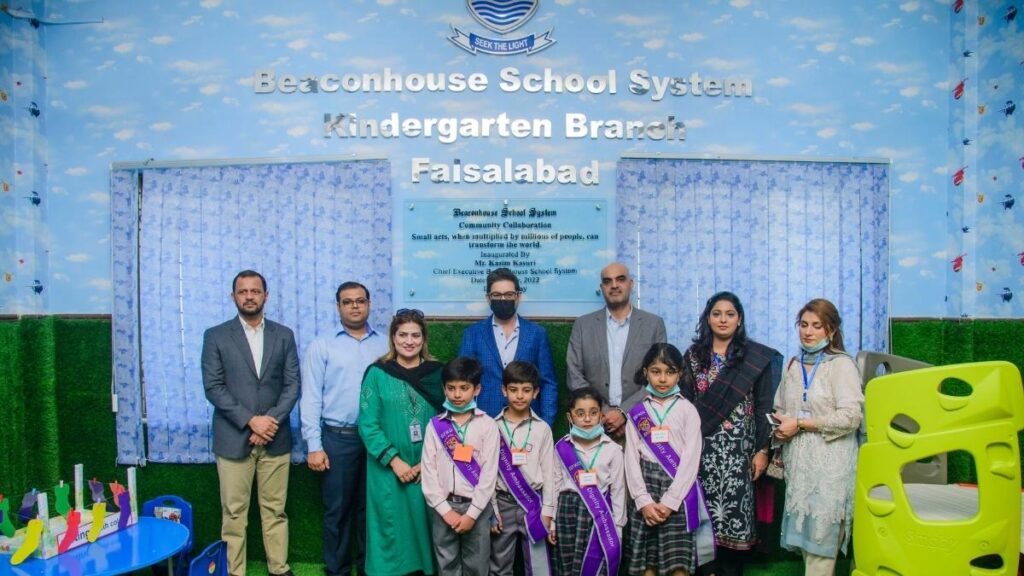 Beaconhouse students’ Art Exhibition helps raise funds for play area at the Children’s Hospital, Faisalabad - NetMag Pakistan